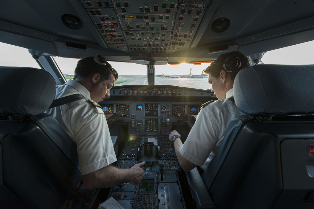 Le Canada et la Nouvelle-Zélande ont imposé la même mesure, également recommandée par l'agence européenne de la sécurité aérienne, depuis l'accident de l'Airbus de Germanwings.