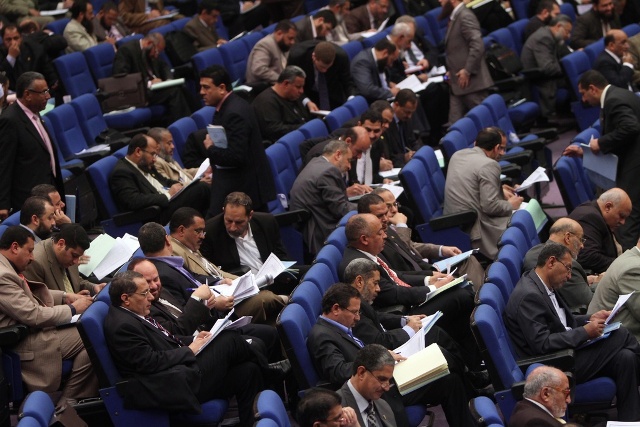 Les parlementaires égyptiens ont nommé les membres de la commission chargée de rédiger la nouvelle constitution. 