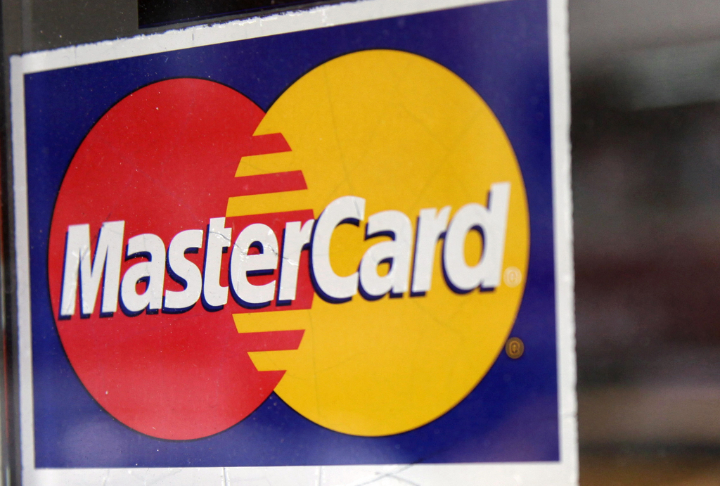 Plusieurs enquêtes visent à la fois MasterCard et son principal concurrent Visa.