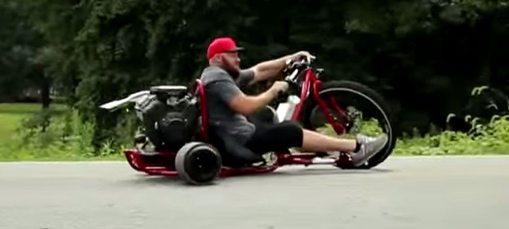 Une boîte américaine fabrique un tricycle à moteur incroyable.