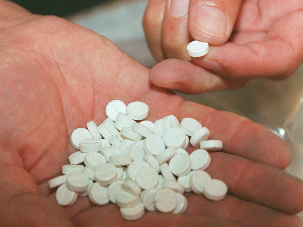 Deux des automobilistes circulaient avec une dizaine de grammes de crystal et des pilules d’ecstasy.