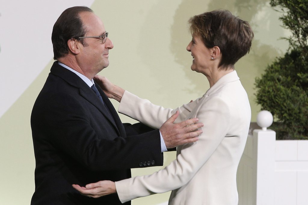 Le président François Hollande reçoit Simonetta Sommaruga ce lundi matin au Bourget à l'ouverture de la COP21.