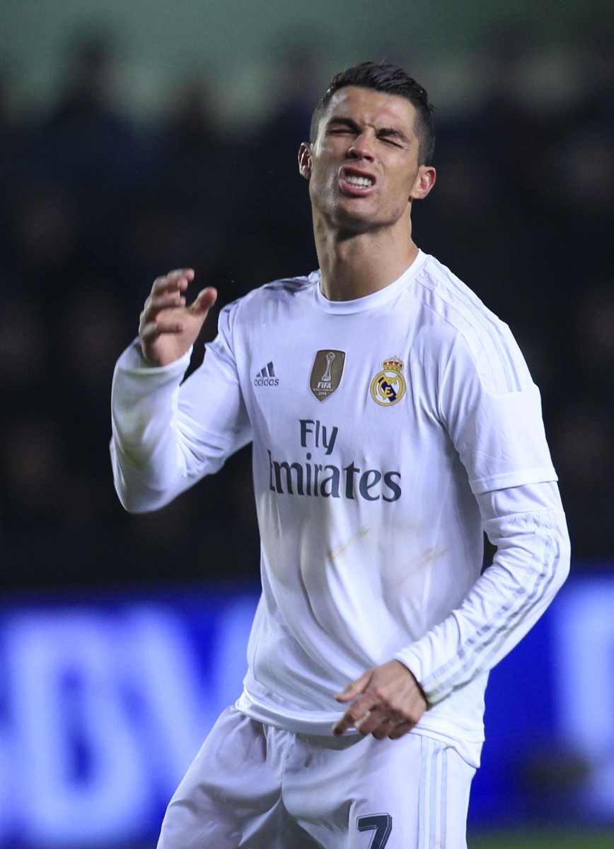 Real Madrid's Cristiano Ronaldo reacts after failing to score against Villarreal  during a Spanish La Liga soccer match at the Madrigal stadium in Villarreal, Spain, Sunday, Dec. 13, 2015. (AP Photo/Alberto Saiz)