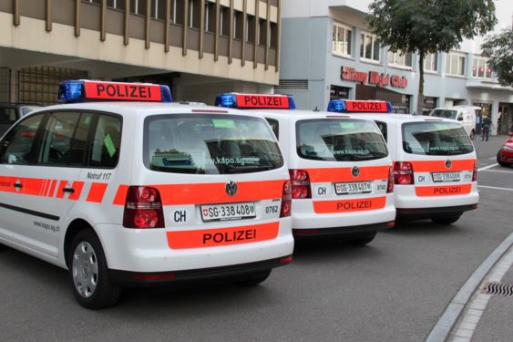 La police cantonale de Saint-Gall a interpellé le jeune chauffard aviné et mineur.