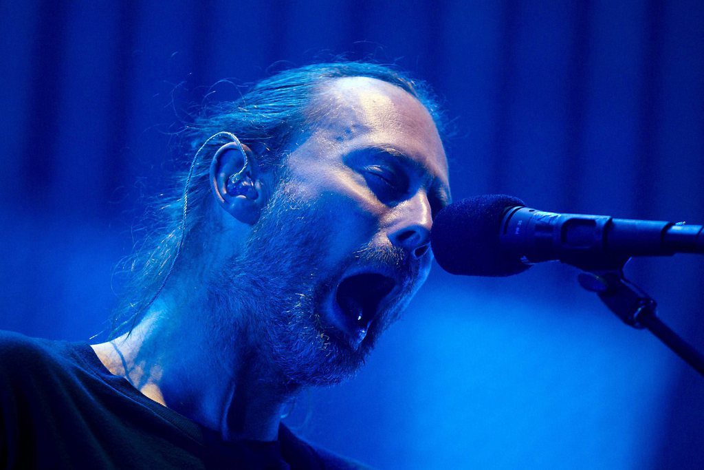 Thom Yorke, le chanteur de Radiohead, à pleine voix. 