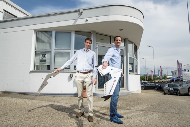 Lloyd Eden et Gregor Bruhin initieront les amateurs à la fabrication d'une aile volante téléguidée le 18 juin. 