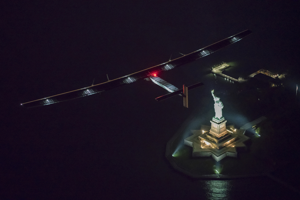 Solar Impulse 2 va relier New York à Séville.