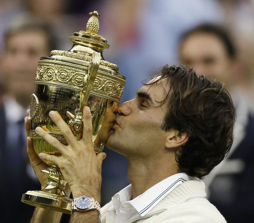 Roger Federer redevient num?ro un mondial apr?s sa victoire face ? Andy Murray en finale de Wimbledon.