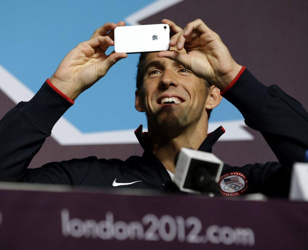 Le nageur Michael Phelps s'est fait féliciter par le président des Etats-Unis Barack Obama par téléphone.