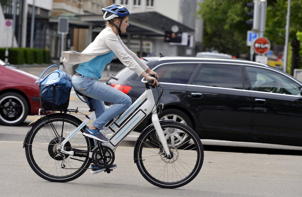 Les Suisses sont toujours plus nombreux à s'acheter un e-bike.