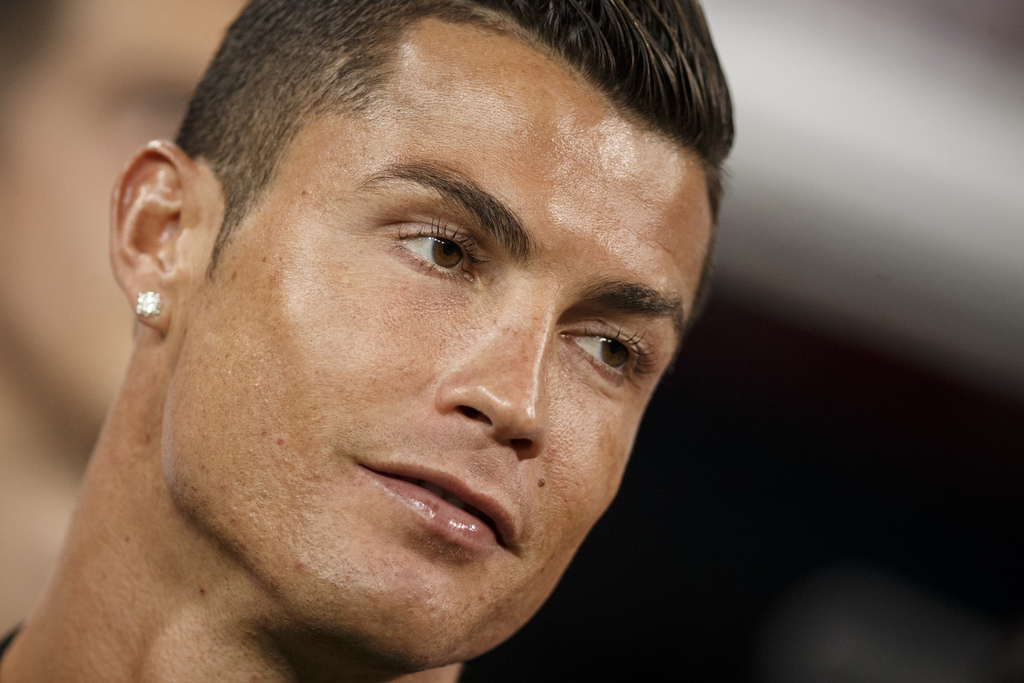 Cristiano Ronaldo, blessé au genou gauche lors de la finale de l'Euro gagnée contre la France, est théoriquement attendu dans le courant du mois de septembre.