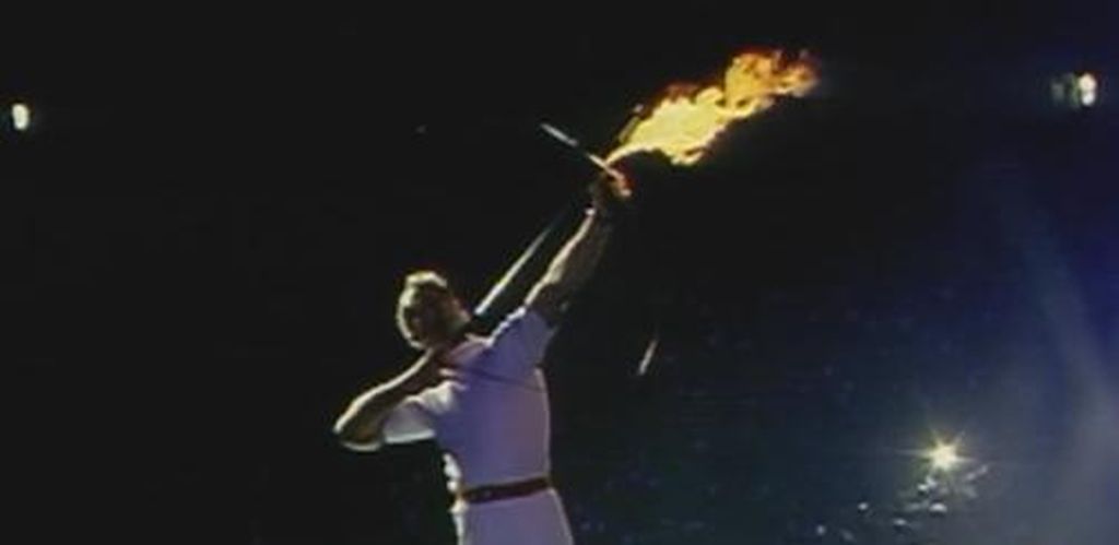 La flèche enflammée n’a jamais atteint la vasque olympique en réalité.