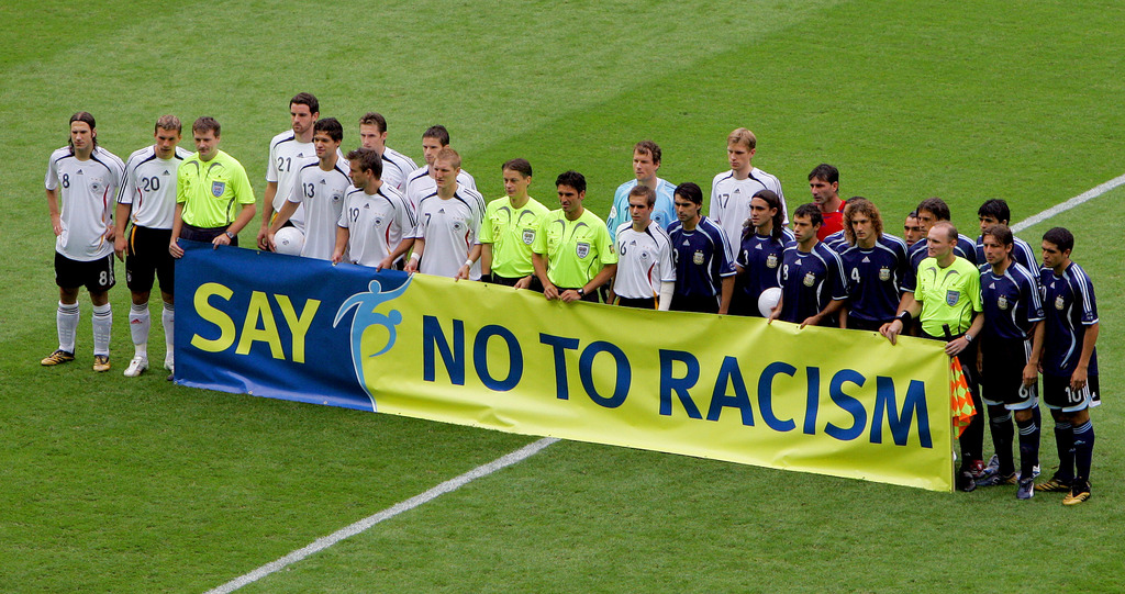 La FIFA promeut régulièrement le respect de la diversité.