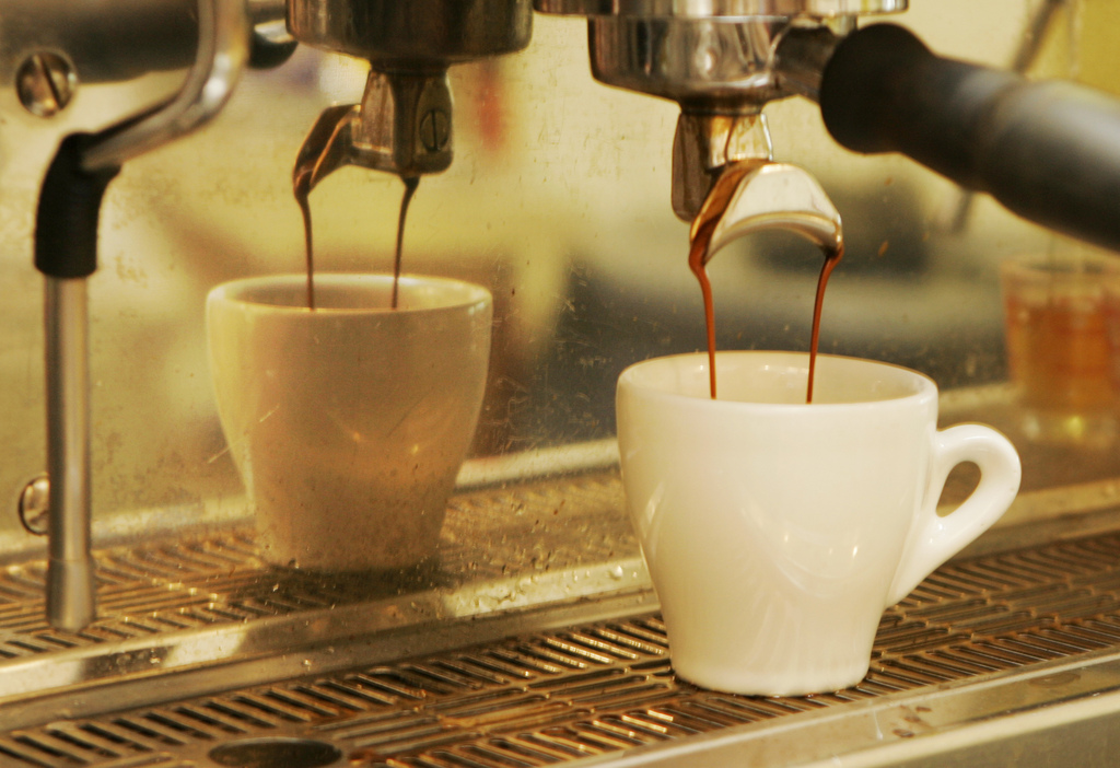 Un café coûte en moyenne 3 francs 45 à Zurich, contre 1 franc 50 à Milan.