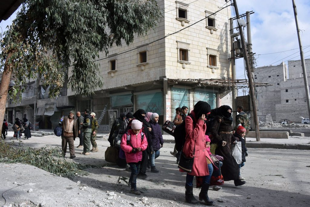 Civils et rebelles devraient pouvoir quitter Alep sans encombres. 