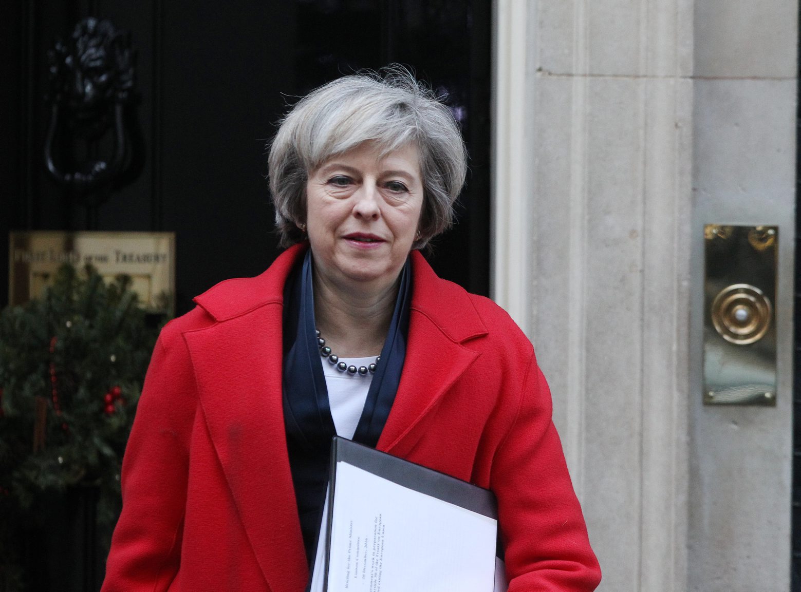 British PM Theresa May outside No.10 Downing Street, London on her way to a Parliamentary Committee Meeting over Brexit and.the exit by Great Britain from the European Union. (KEYSTONE/CAMERA PRESS/Steve Bell) 303046-03246431