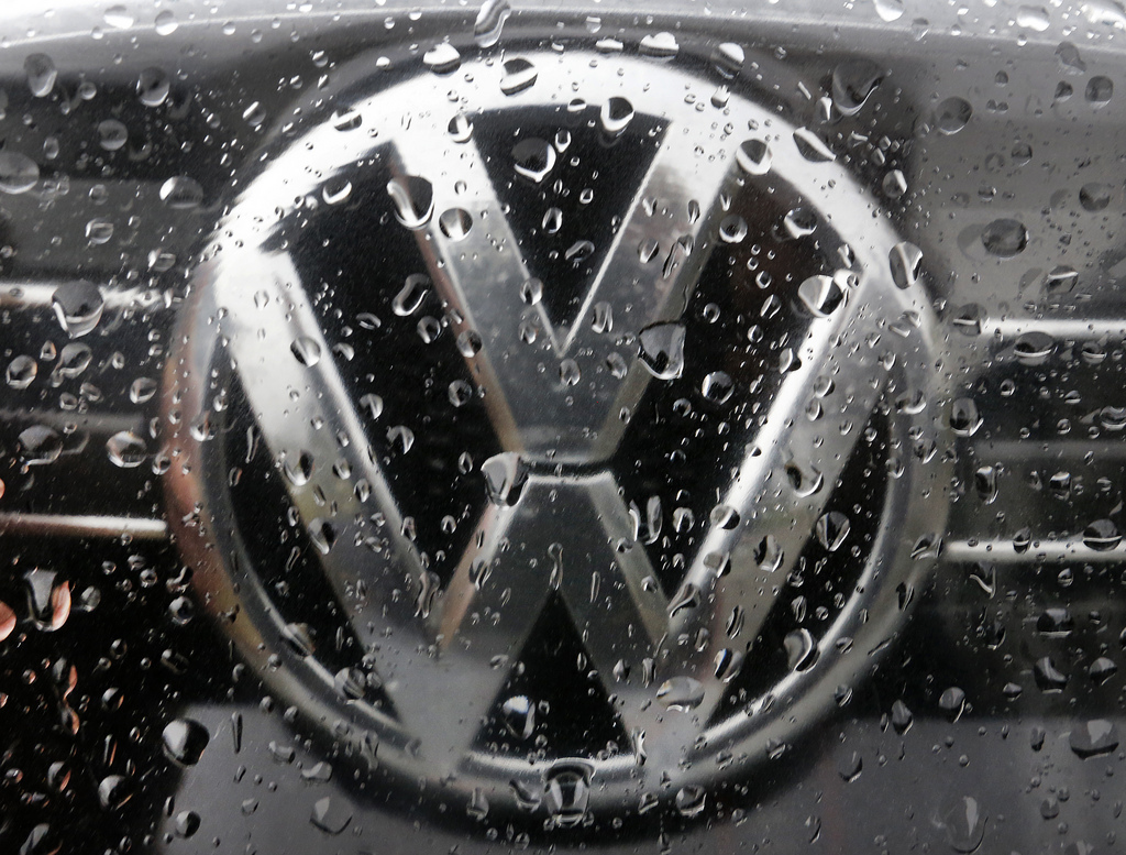 Ce n'est pas la première fois que le couperet tombe sur les salaires des dirigeants de Volkswagen.