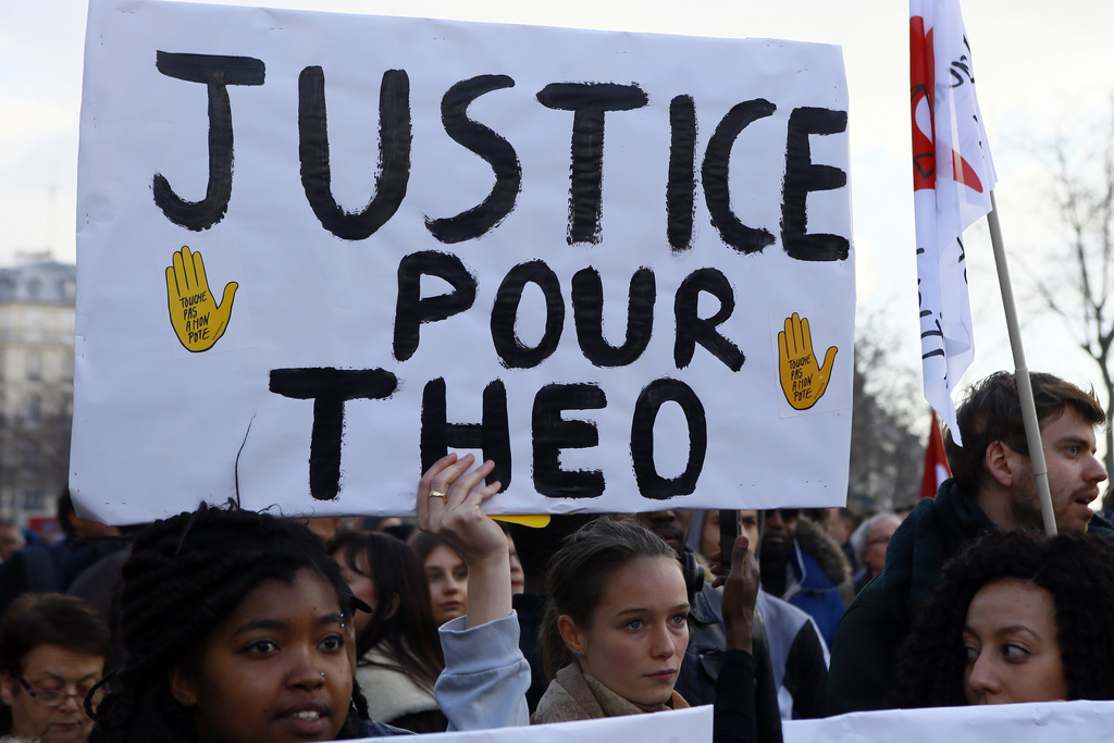 En France, de nombreuses manifestations ont déjà eu lieu en soutien à Théo.