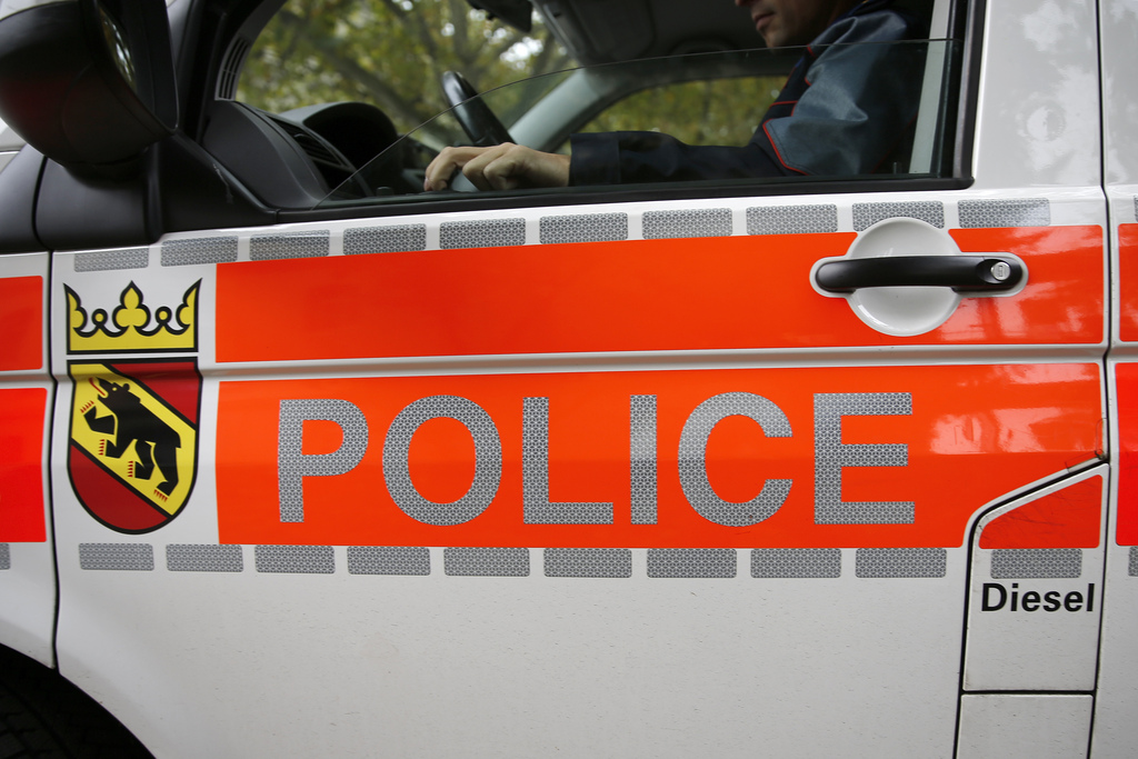 Le corps sans vie n'a été découvert que le matin à 07h20, a communiqué samedi la police cantonale bernoise.