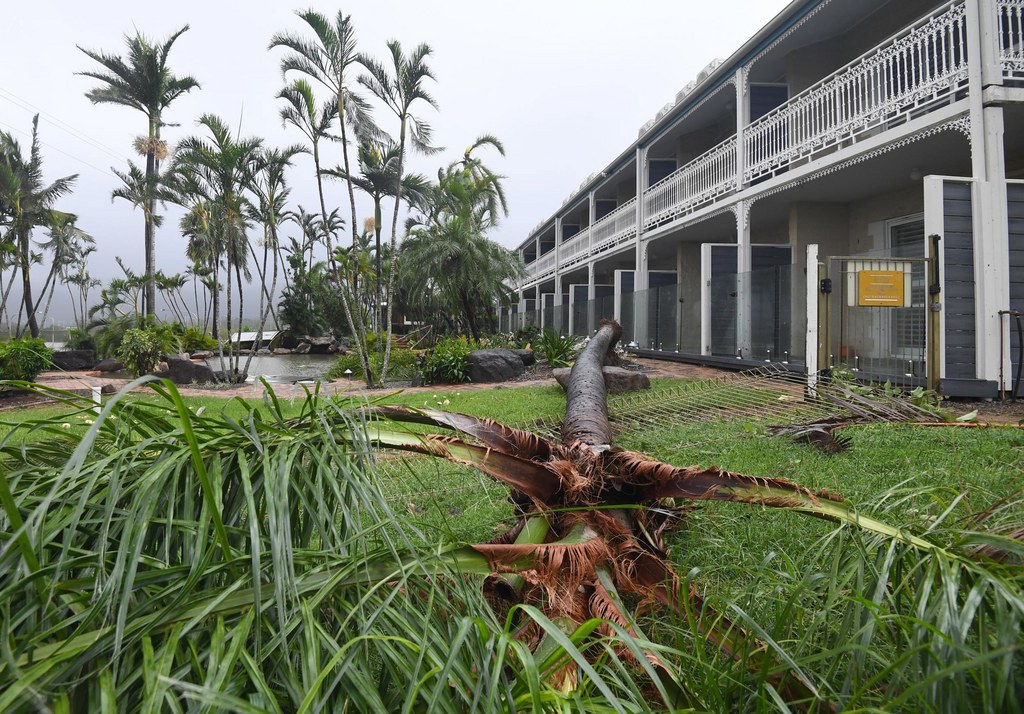 Les autorités avaient dit aux habitants de se préparer à la plus forte tempête depuis le cyclone Yasi en 2011.