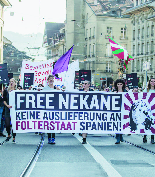 Demo gegen die Auslieferung der Baskin Nekane Txapartegi nach Spanien wo sie gefoltert und missbraucht wurde. Nekane ist zurzeit in Haft in der Schweiz. 


© Franziska Rothenbuehler