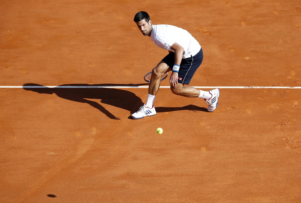 Novak Djokovic a mordu la poussière à Monte-Carlo.