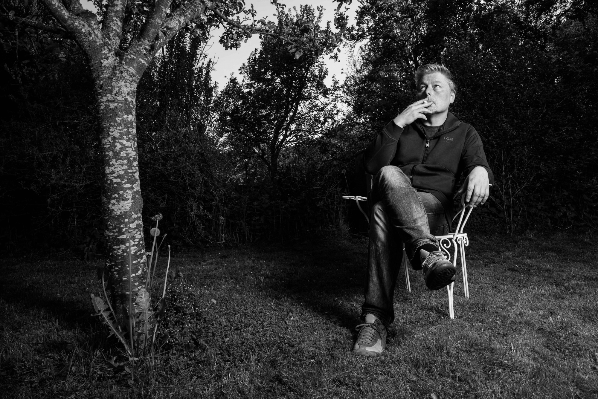 Longirod, mardi 16 mai 2017, portrait de Christophe Calpini, batteur et producteur, dans son jardin, lauréat du prix suisse de la musique, photos Cédric Sandoz