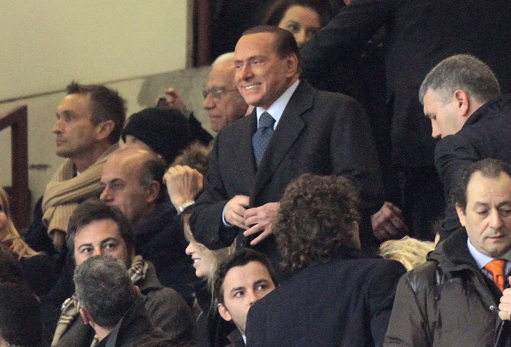 Silvio Berlusconi se dit prêt à céder 30% de l'AC Milan à la famille du Quatar Al Thani, qui détient déjà le PSG.