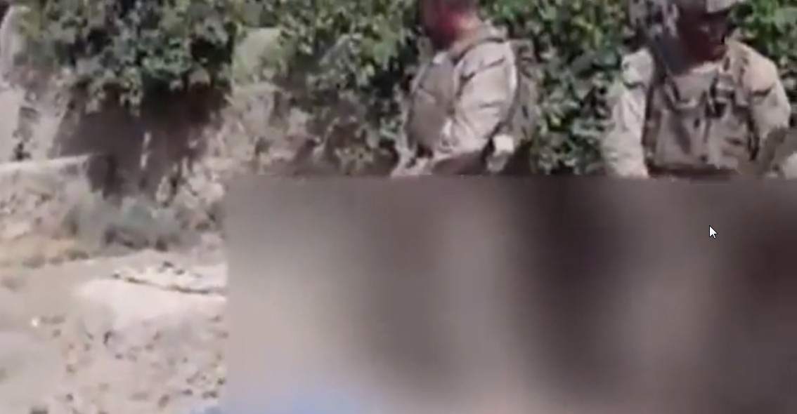 Suite à la vidéo montrant des soldats américains uriner sur des cadavres d'Afghans, deux sergents de Marines ont été inculpés aux Etats-Unis.
