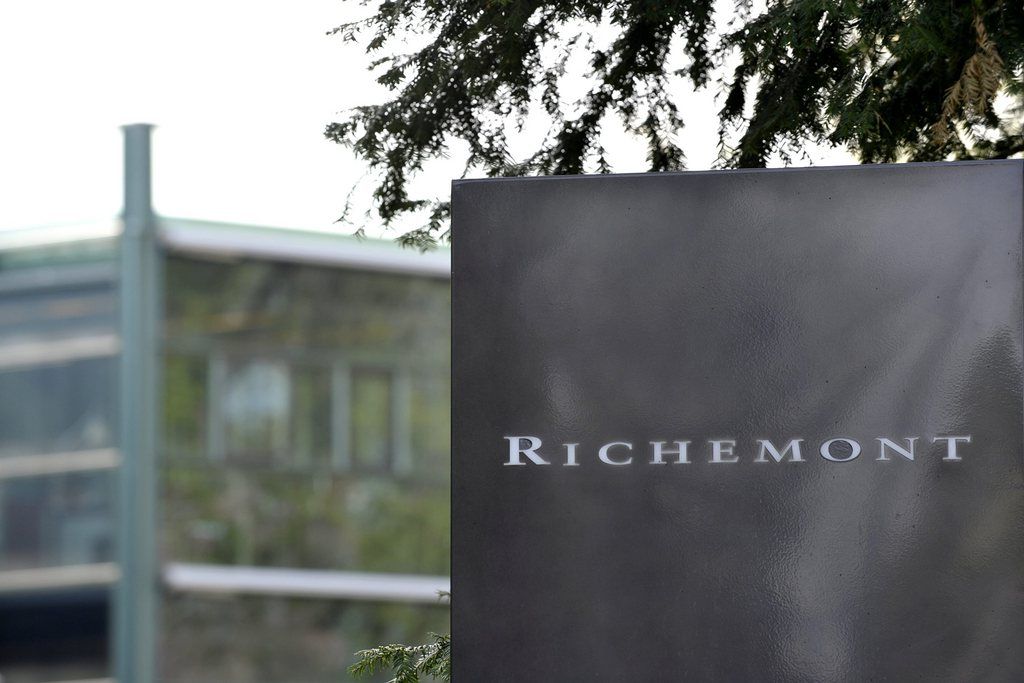 Le logo de la société Richemont, au siège de Bellevue près de Genève.