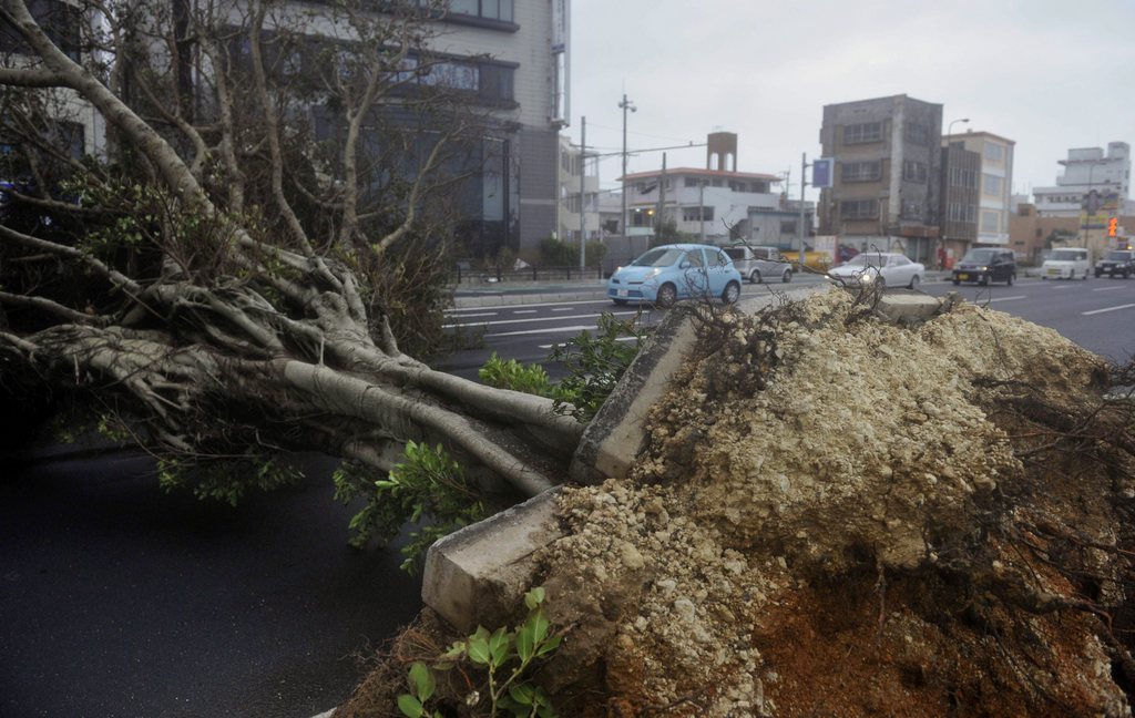 Le typhon Jelawat a déjà balayé le sud du Japon.