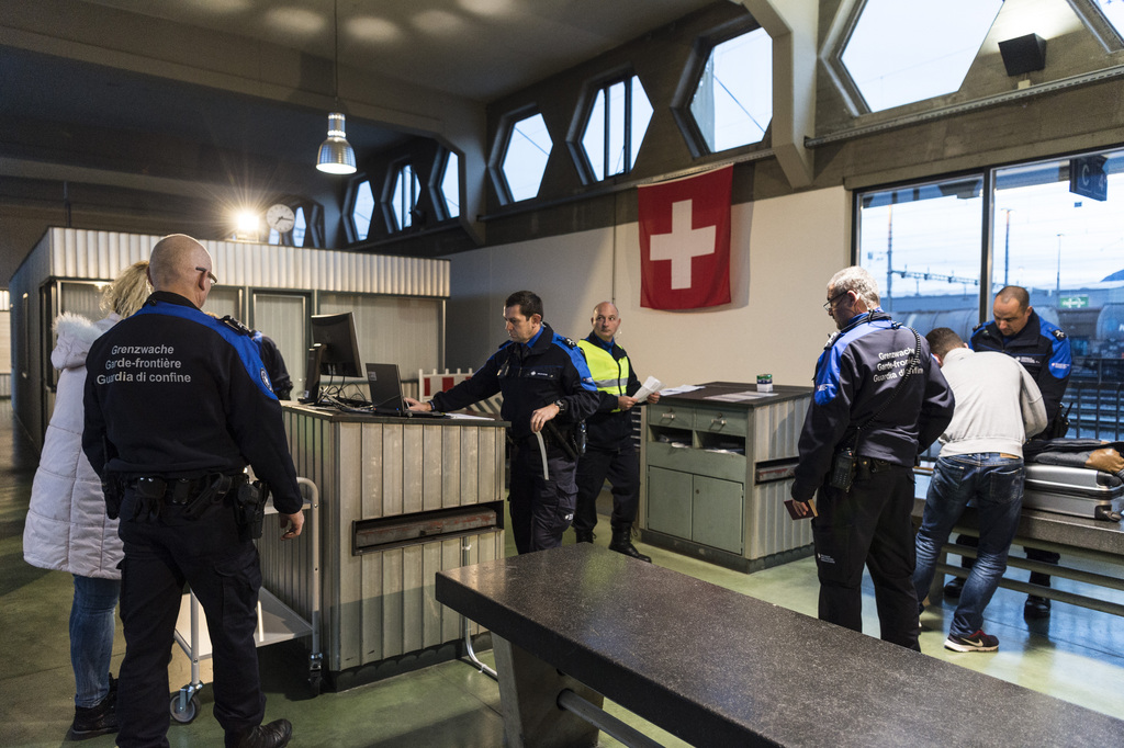 Les migrants viennent en Suisse pour des raisons professionnelles.