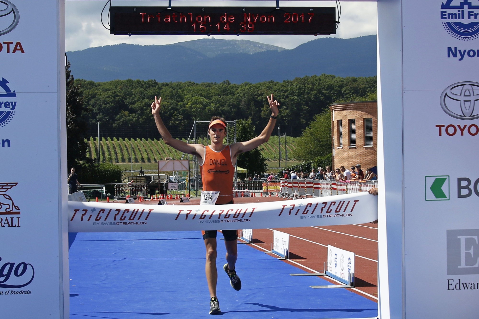 Nyon, Colovray, Dimanche 6 août 2017, Triathlon de Nyon, départ catégorie Olympic, Daniel Besse, vainqueur, Photos Céline Reuille