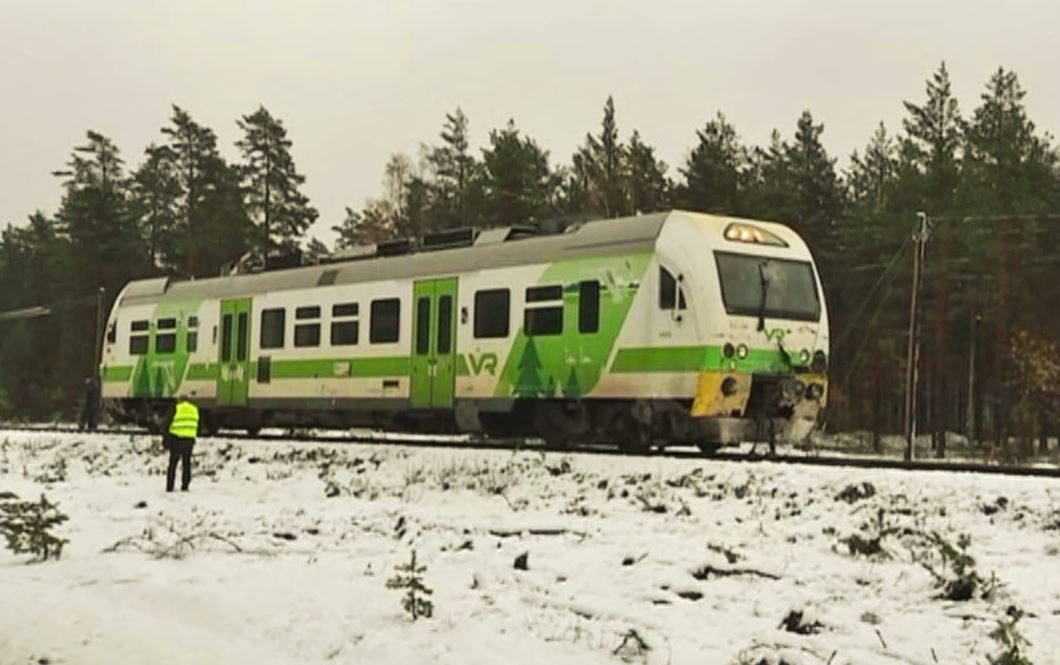 Quatre personnes sont mortes jeudi dans le sud-ouest de la Finlande lors d'une collision entre un train et un véhicule de l'armée.