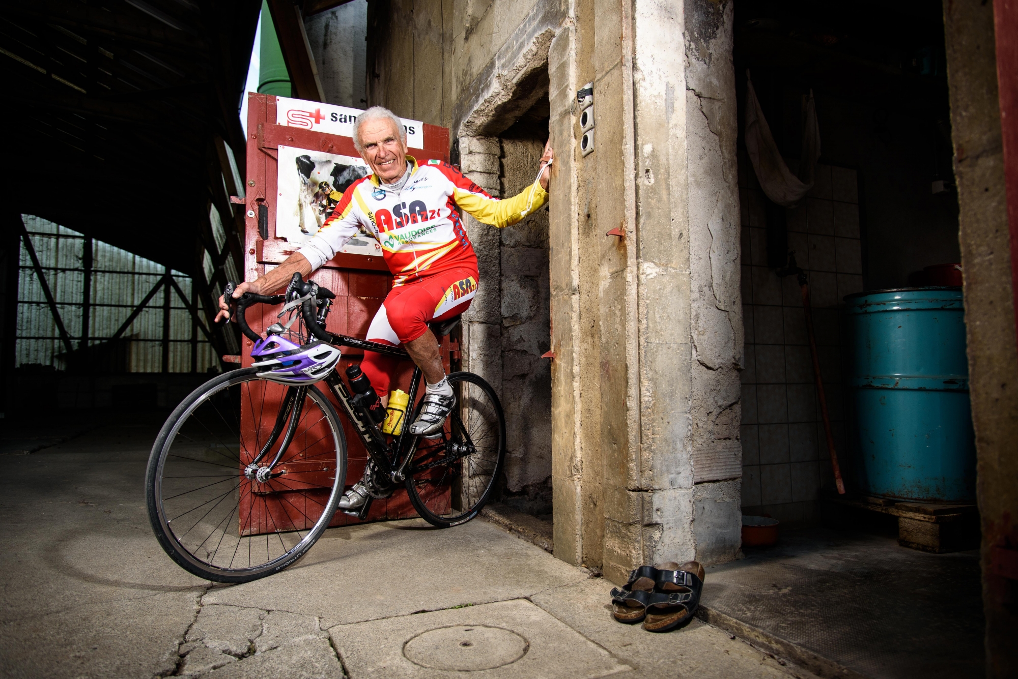 Villars-Bozon, jeudi 5 octobre 2017, portrait de Jacques Desponds cycliste de 79 ans et agriculteur à la retraite, photos Cédric Sandoz