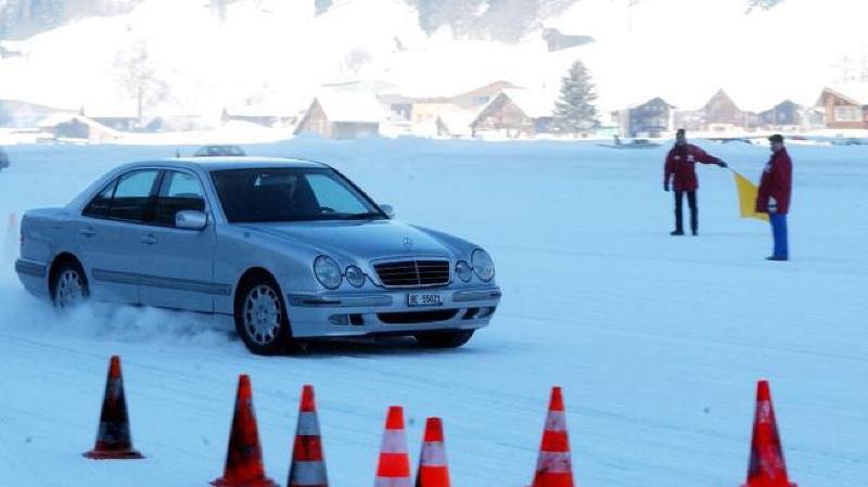 Stage de perfectionnement de la conduite sur glace & neige