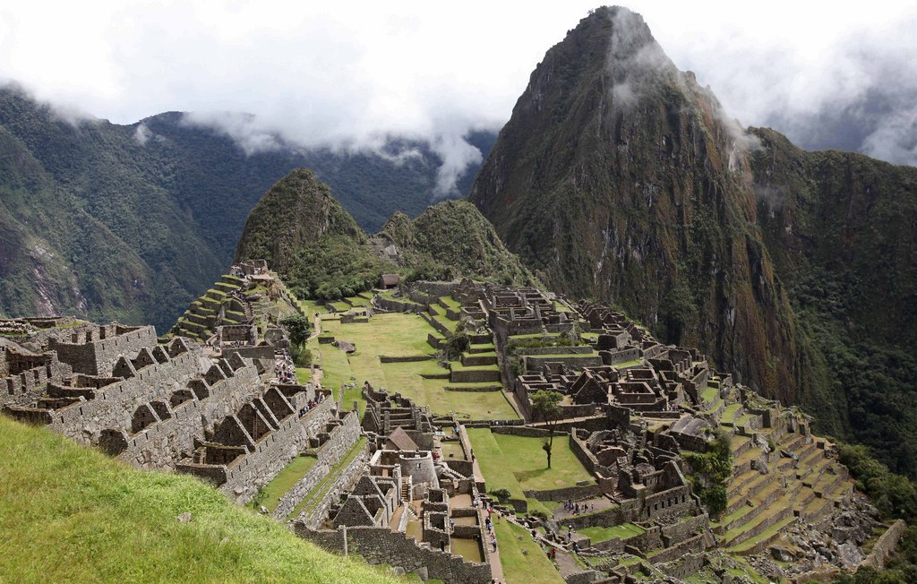 Les autorités péruviennes considèrent comme un délit de "lèse-culture" le fait de se dévêtir au Machu Picchu.