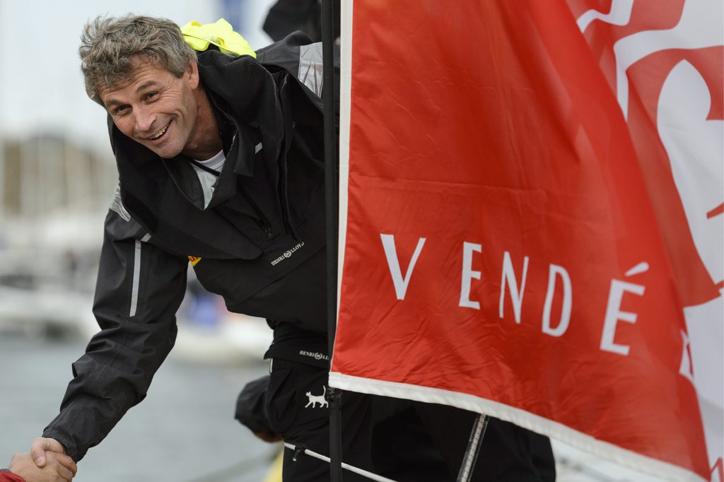 Dix-neufs skippers ont pris le départ du Vendée Globe aux Sables d'Olonne samedi. Deux Suisses sont au départ: le Saint-Preyard Bernard Stamm et le Genevois Dominique Wavre.