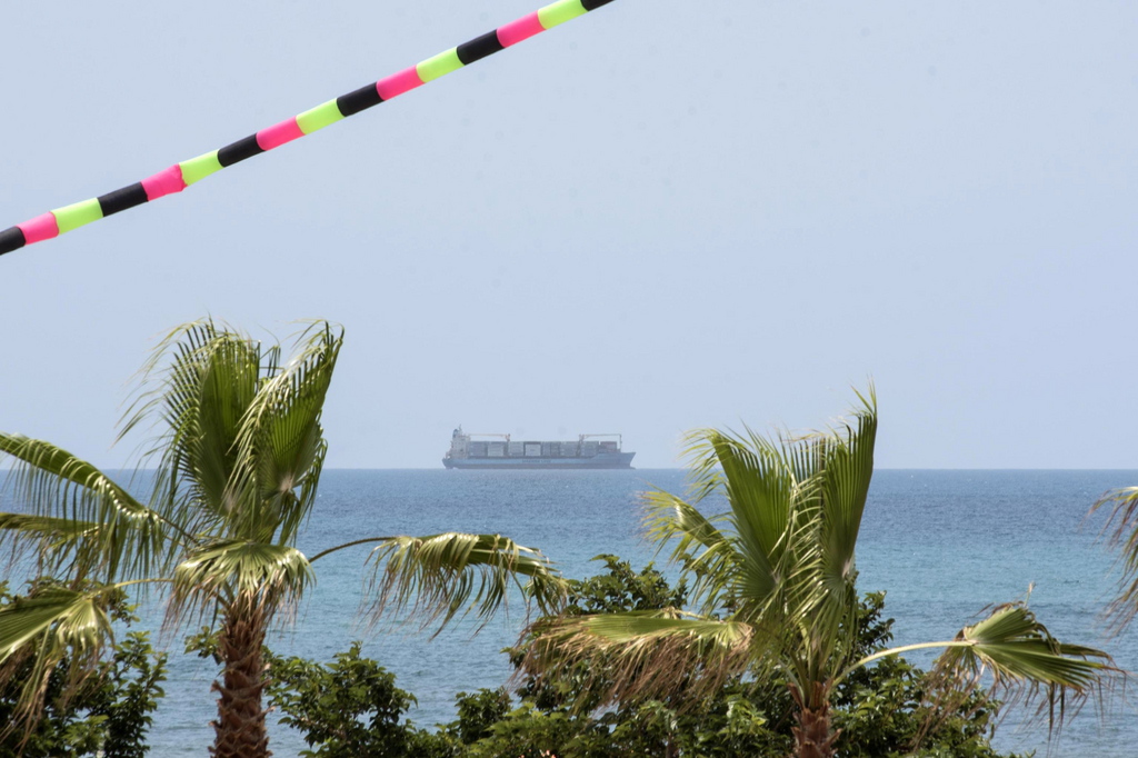 Le cargo danois Alexander Maersk est arrivé dans la nuit de lundi à mardi à Pozzallo, après trois jours d'attente devant ce port du sud de la Sicile.