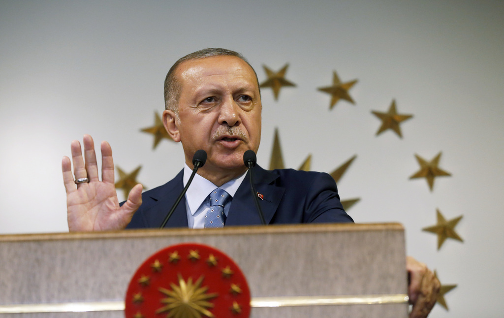 M. Erdogan a remporté le scrutin avec environ 52,5% des voix.