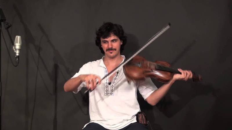 Tcha, l'incroyable violoniste d'origine tzigane