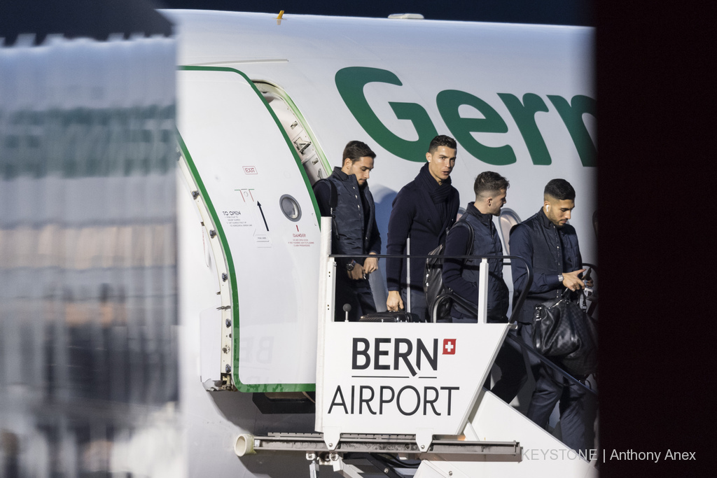 L'avion transportant Cristiano Ronaldo et ses coéquipiers s'est posé vers 17h00 à l'aéroport de Belp.