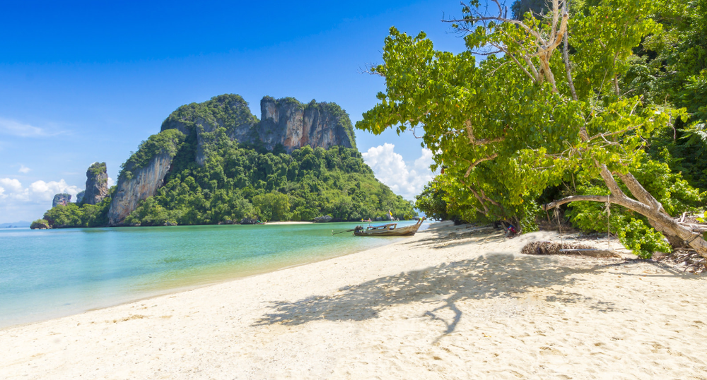 C'est sur une plage de l'île paradisiaque de Koh Pak Bia, en Thaïlande, que le drame s'est déroulé.