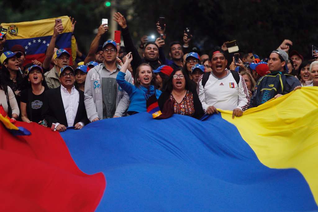 Mercredi, devant des dizaines de milliers de Vénézuéliens, Juan Guaido s'est autoproclamé "président en exercice" du pays, en vue d'installer un "gouvernement de transition" et d'organiser des "élections libres".