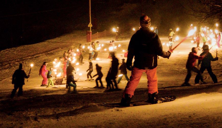 Pour la deuxième année consécutive, une descente aux flambeaux est organisée par la Région de Nyon.