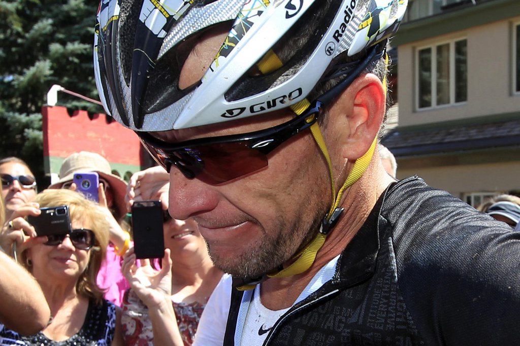 Les sanctions infligées à Lance Armstrong l'empêchent de s'aligner dans des courses cyclistes, mais également à des triathlons ou à des courses à pied, ses autres disciplines sportives de prédilection.