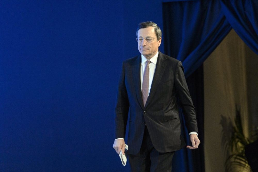 Italian Mario Draghi, President of the European Central Bank, arrives for a panel session during the 43rd Annual Meeting of the World Economic Forum, WEF, in Davos, Switzerland, Friday, January 25, 2013. The overarching theme of the meeting, which will take place from 23 to 27 January, is "Resilient Dynamism". (KEYSTONE/Laurent Gillieron)