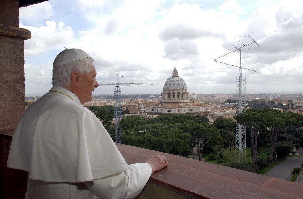 Pope Benedict XVI, German Joseph Ratzinger, poses for photographer on the balcony of his old home, in Rome's Citta' Leonina square, during the first time he went out in Italian territory after he was elected Roman Catholic Pontiff on Tuesday 19 April. Ratzinger is the eighth German to be elected Pope, at the end of one of the shortest conclaves in history.  The last previous German Pope, Vittore II, was elected on 16 April 1055, 950 years ago. Gebeardo of the counts Dallnstein-Hirschberg was Pope for two years, until his death on 28 July 1057.  (KEYSTONE/EPA/VATICAN POOL)
