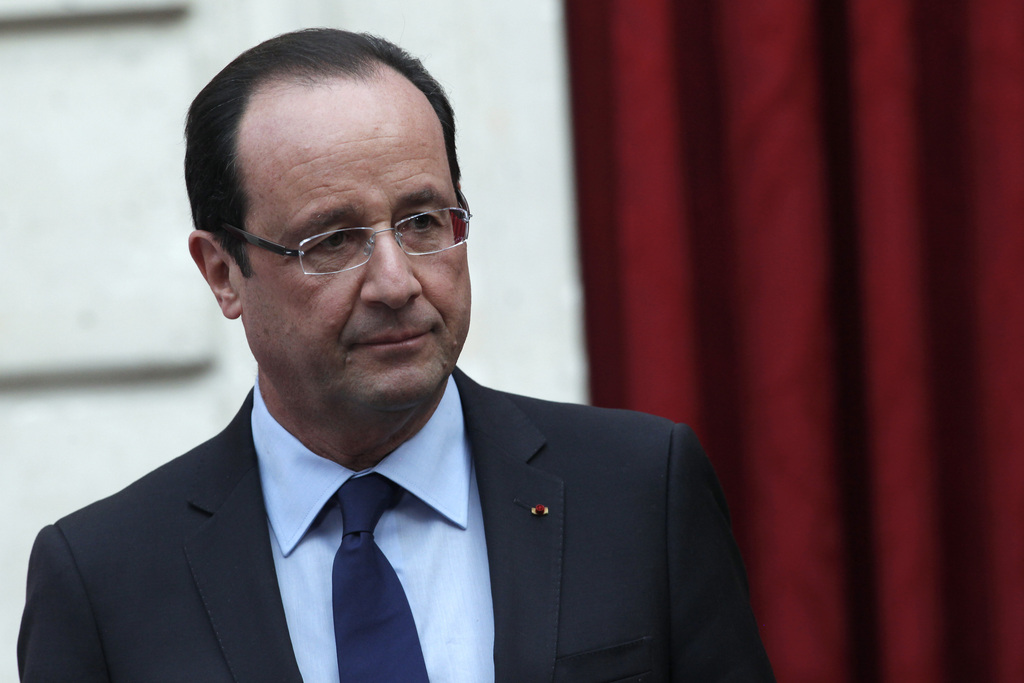 En France, le Conseil constitutionnel a censuré samedi la contribution à 75% sur les revenus annuels de plus d'un million d'euros. Elle était l'une des promesses phares de François Hollande pendant sa campagne présidentielle.