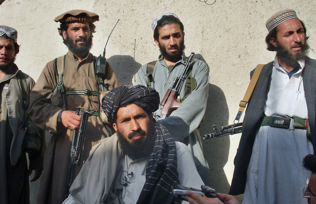 Le mollah Maulvi Nazir, (centre) l'un des plus influents chefs combattant l'Otan au Pakistan, a été tué par des tirs de drone américains ce jeudi 3 janvier. 